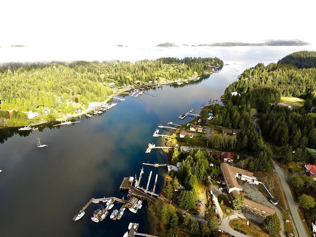 The Bamfield Motel Salmon Beach Exterior photo